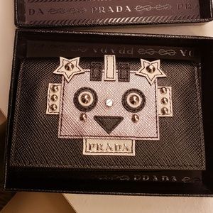 Prada saffiano robot